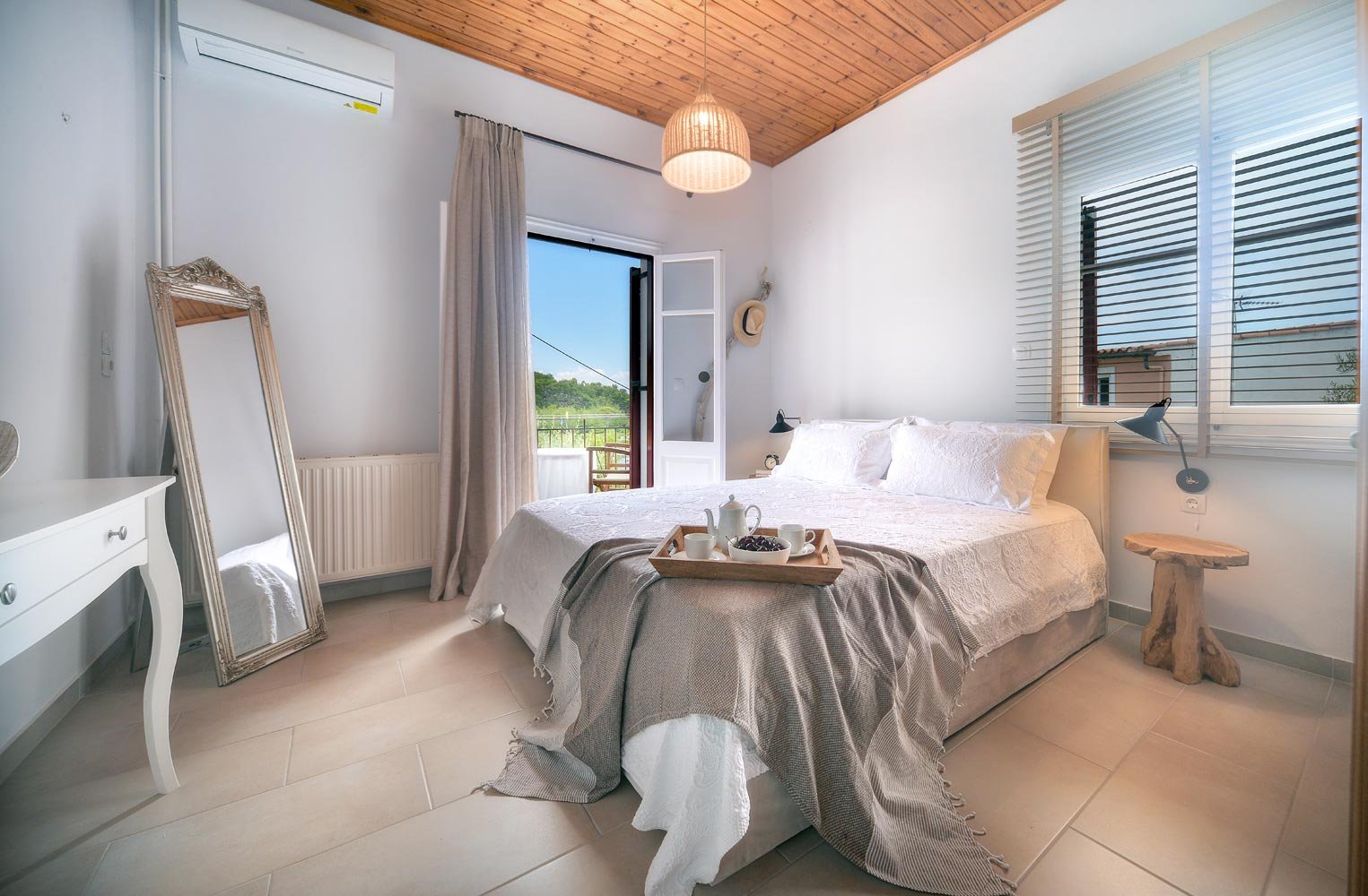 gaios-hill-studio-paxos-apartments-17