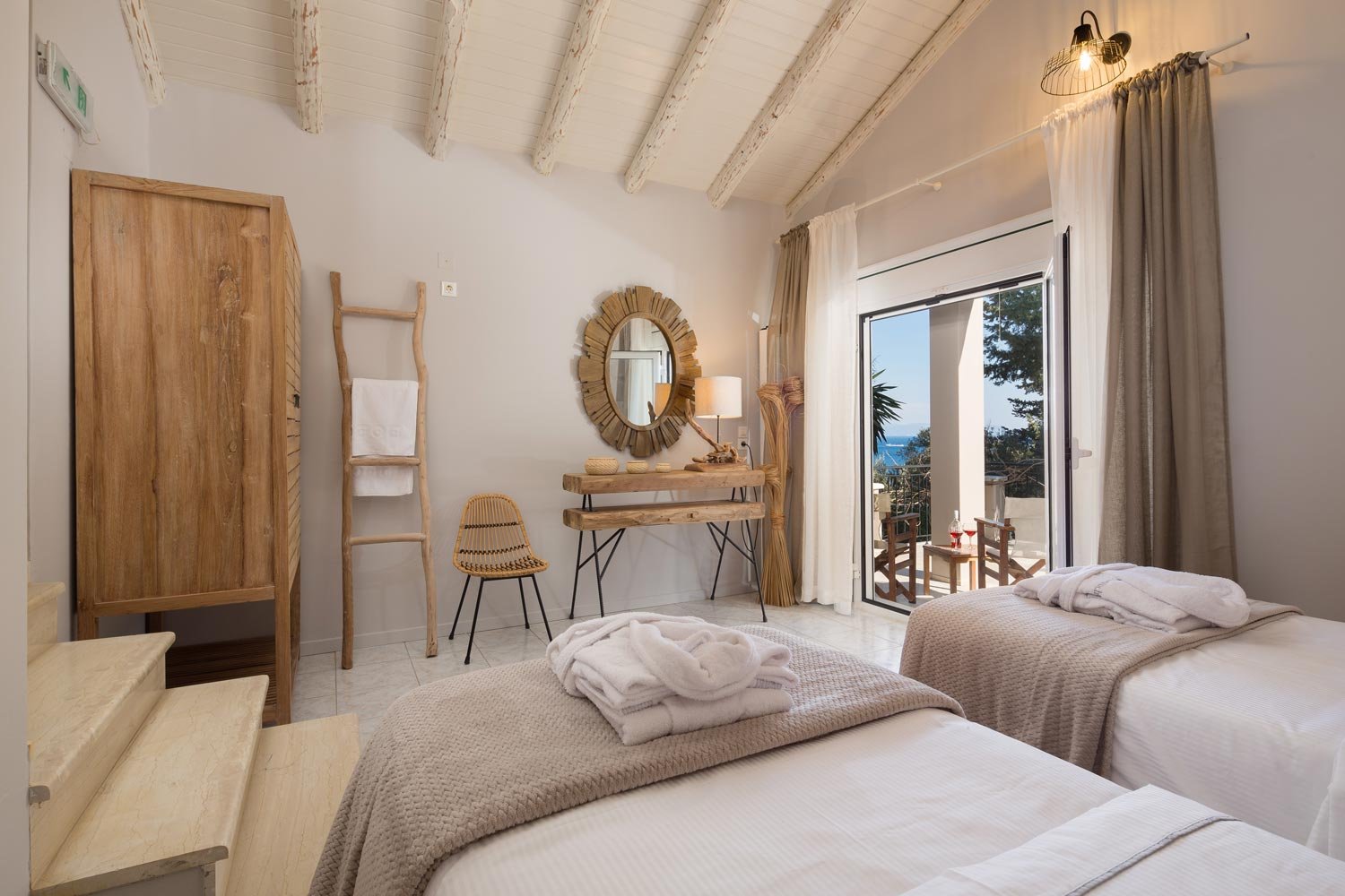 angouleta-villa-paxos-bedroom-07