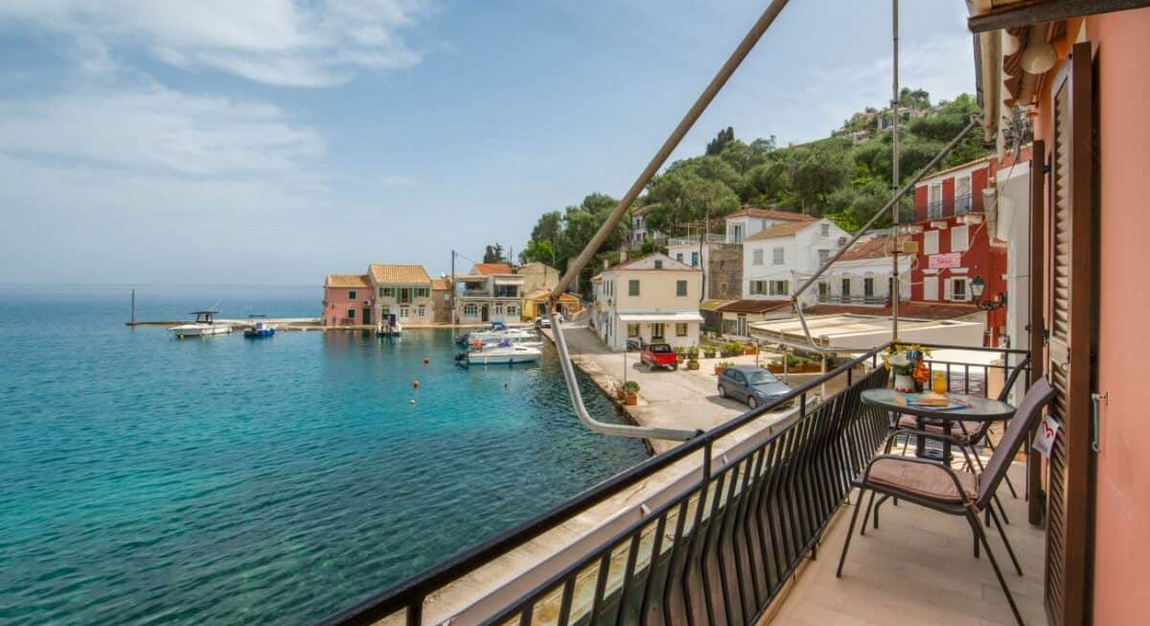 elena-studio-paxos-3