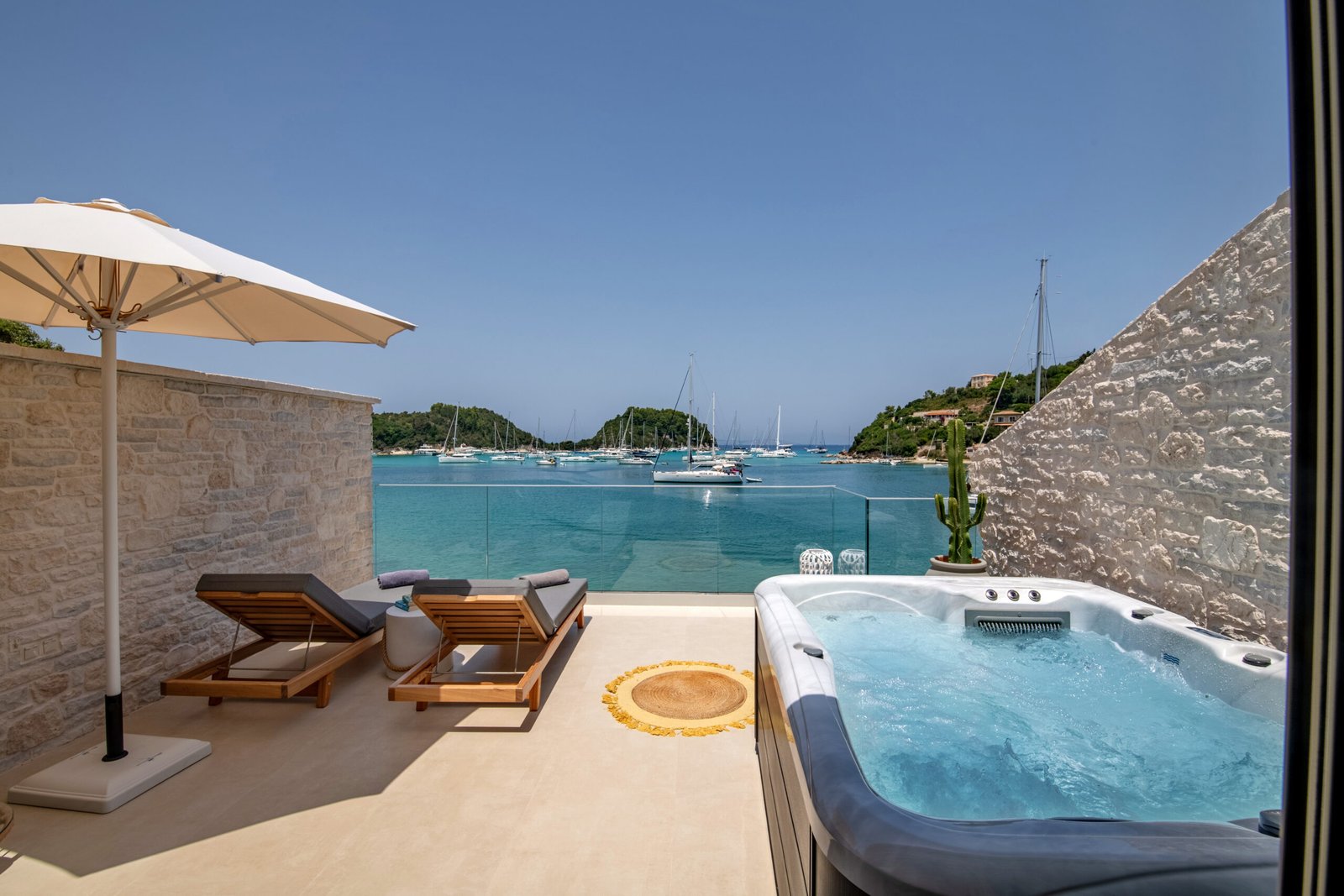 tasos-luxury-studio-paxos-routsis-holidays-3
