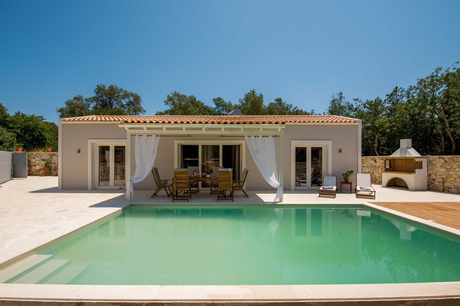 irida-villa-paxos-pool-10