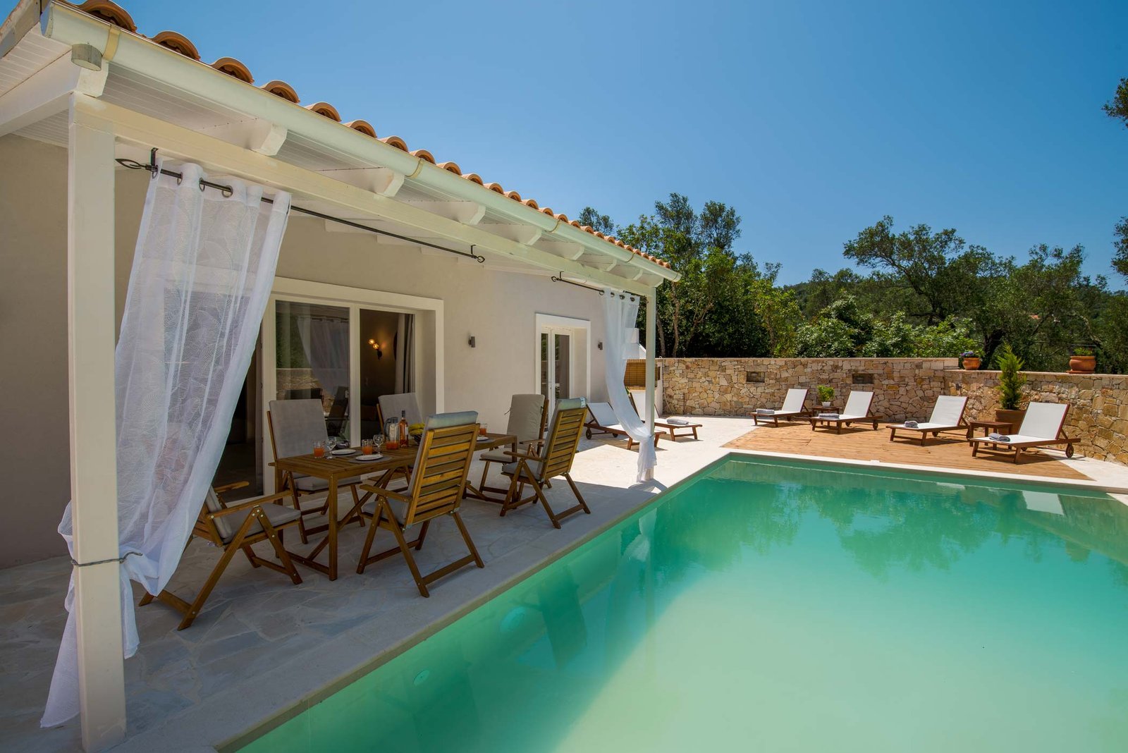 irida-villa-paxos-pool-11