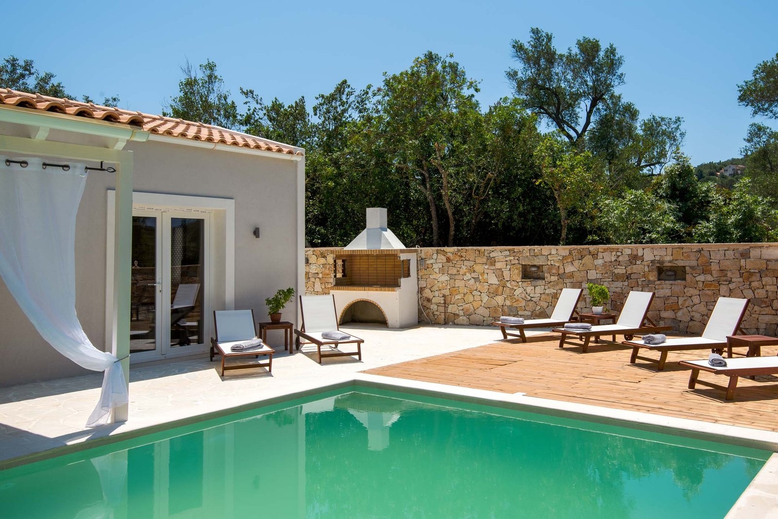 irida-villa-paxos-pool-12