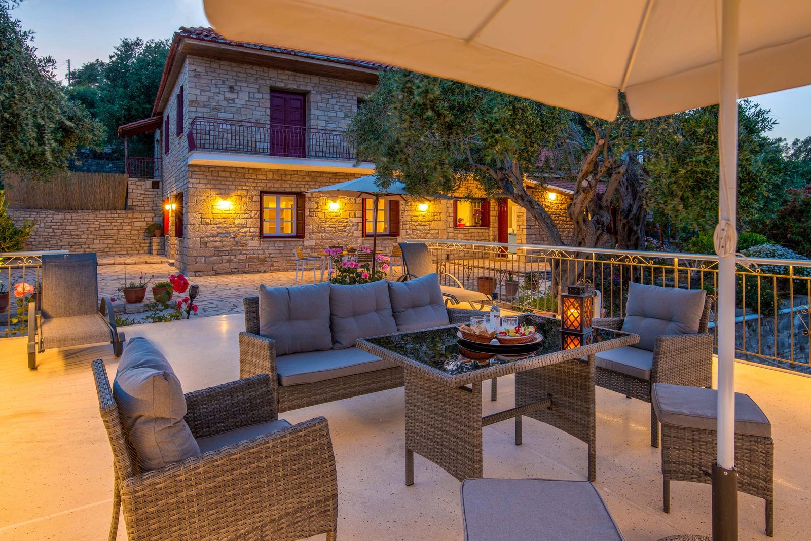 romanatika-villa-paxos-outdoor-space-08