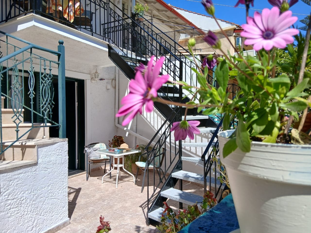 sofia-lower-apartment-26