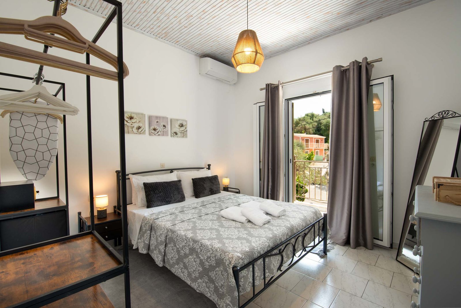 meraki-apartment-loggos-paxos-03