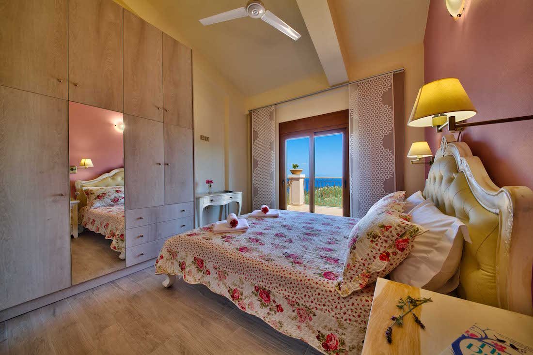 villa-androniki-paxos-bedroom-02