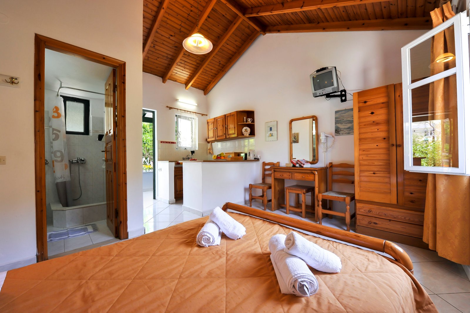 yorgos-studios-lakka-paxos-36